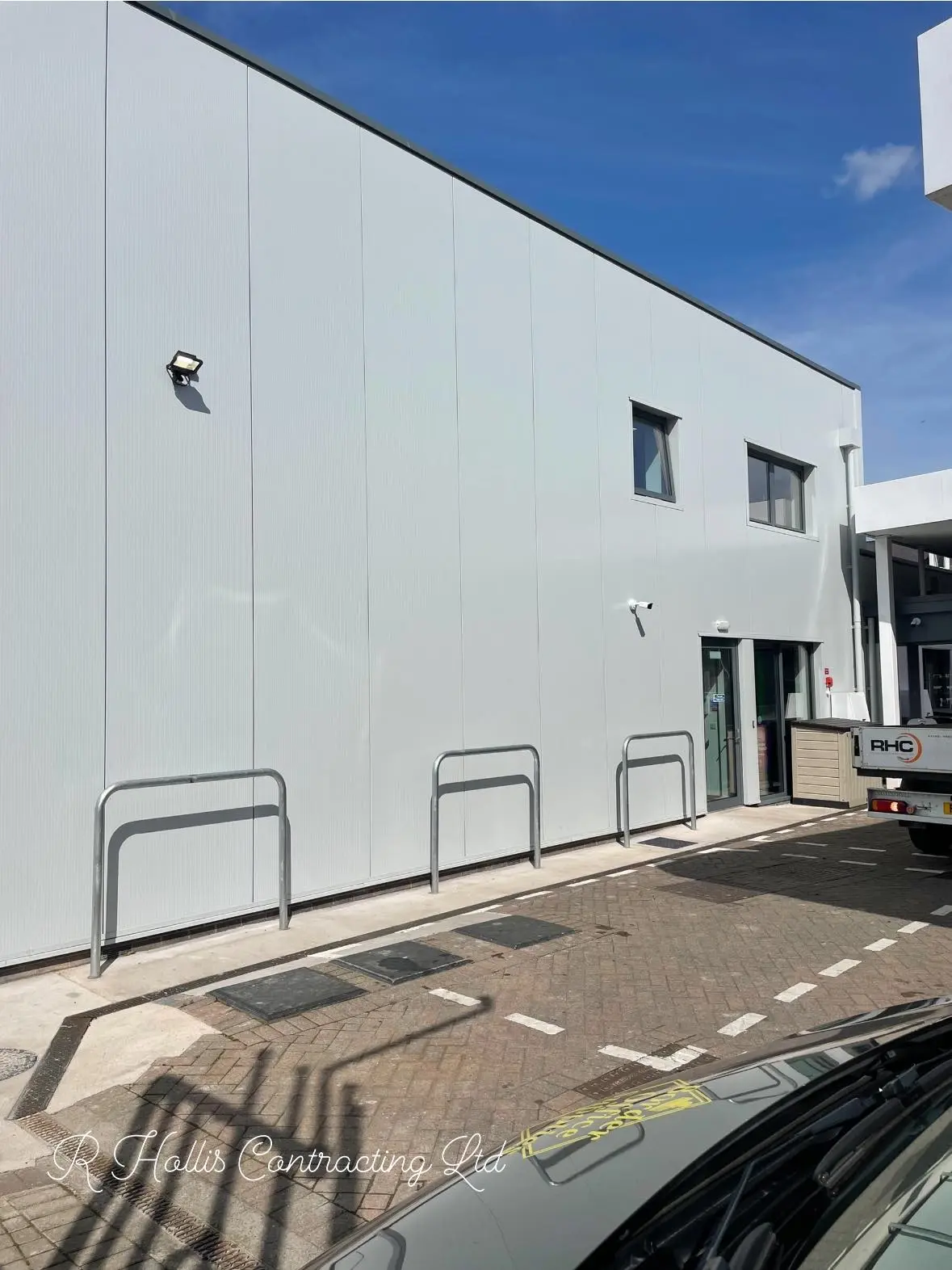 Shell garage with steel framework